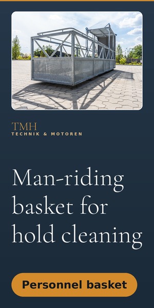 Man-riding basket for hold cleaning