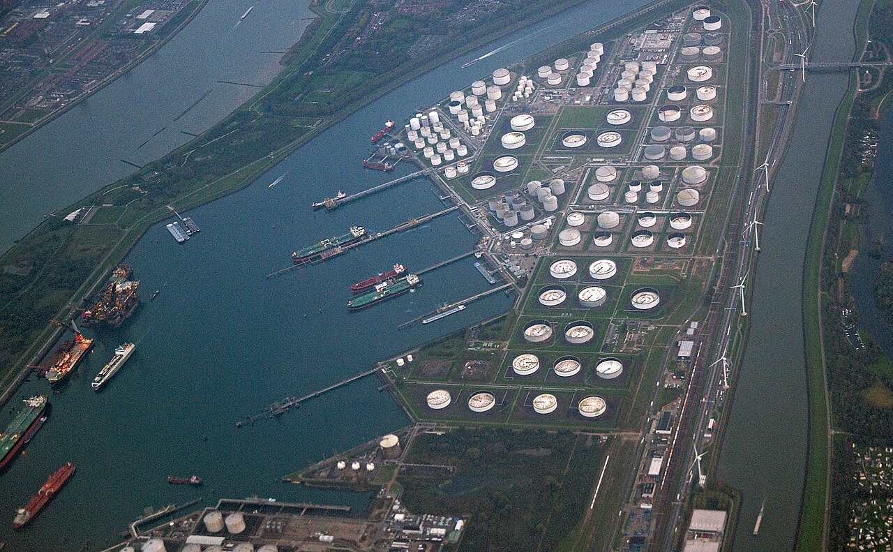 A.P. Moller Capital Acquires Majority Stake in Euroports