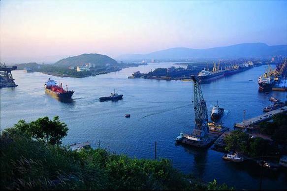 Diana Shipping extends Panamax bulker charter with Cargill