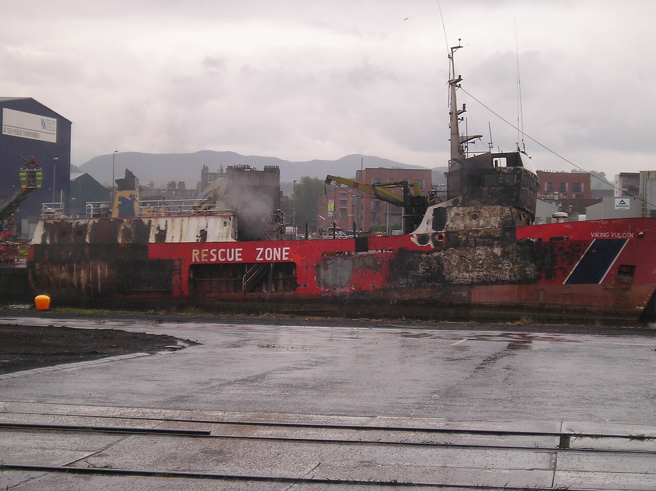 Engine room fire breaks out aboard reefer ship Dole Colombia at Wilmington