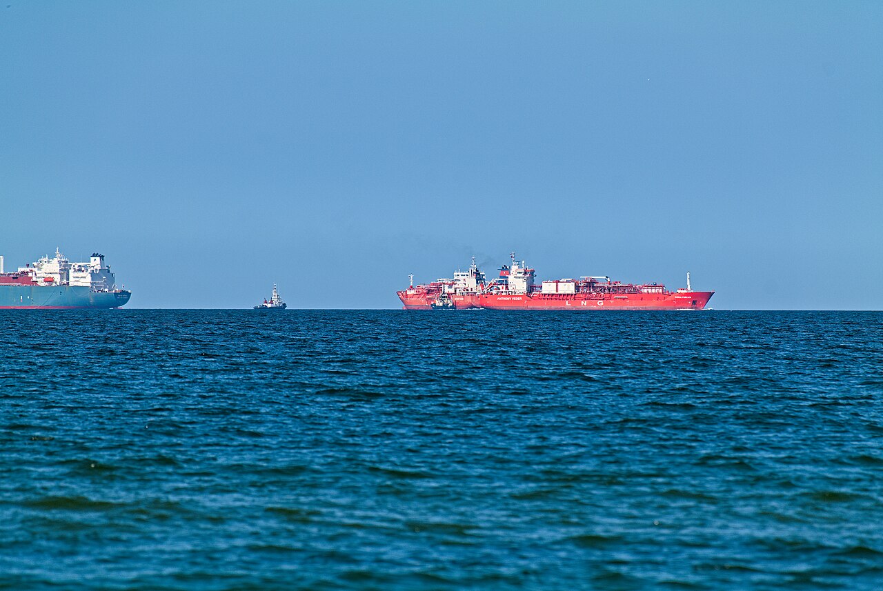 EPS Hands Over LNG-Powered PCTC to Suardiaz