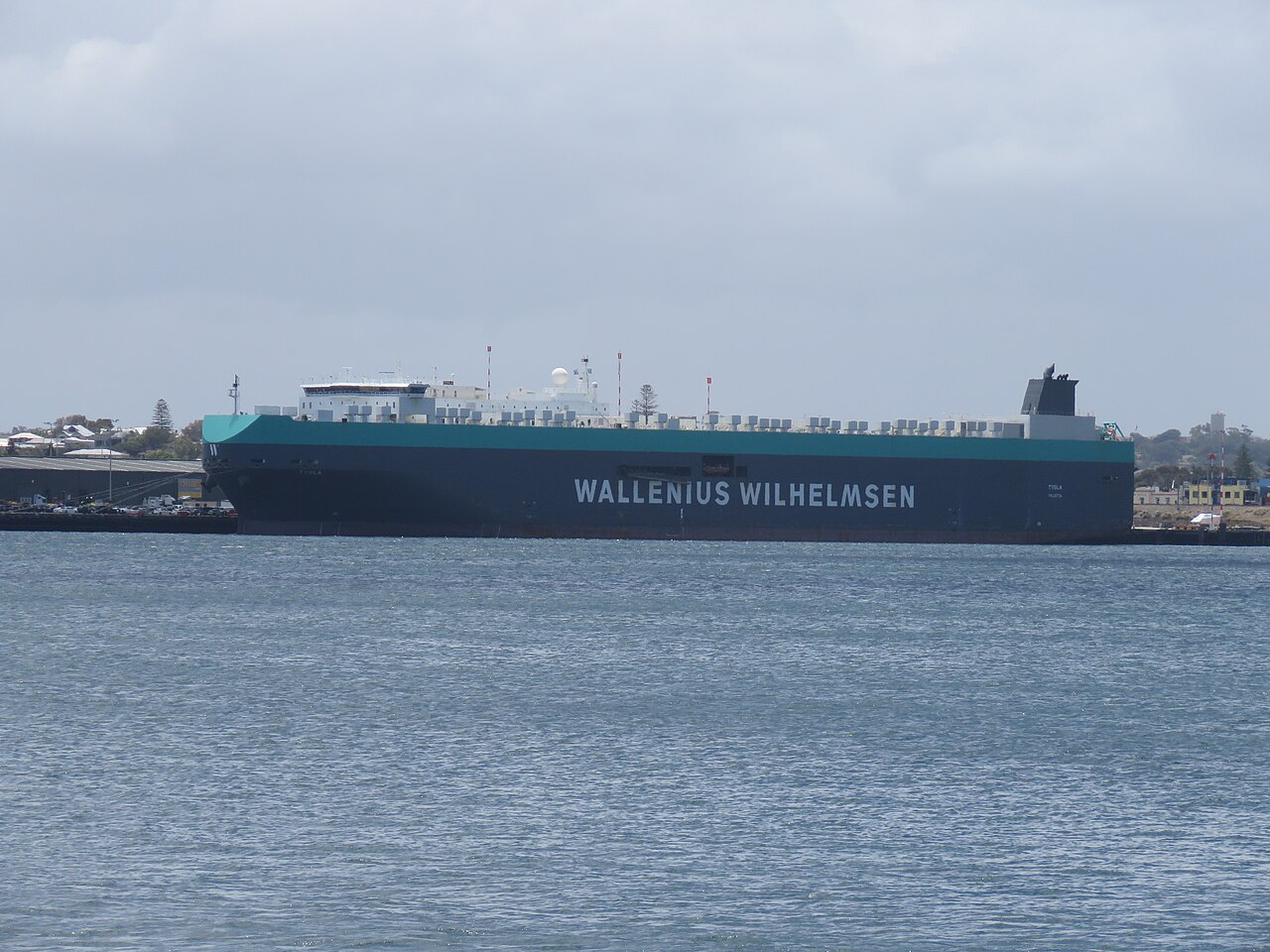 Hoegh Autoliners adds six LNG‑dual‑fuel Aurora PCTCs to its green fleet programme