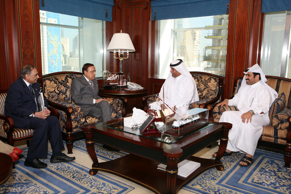QatarEnergy rejects pipeline for gas exports, says LNG makes no sense
