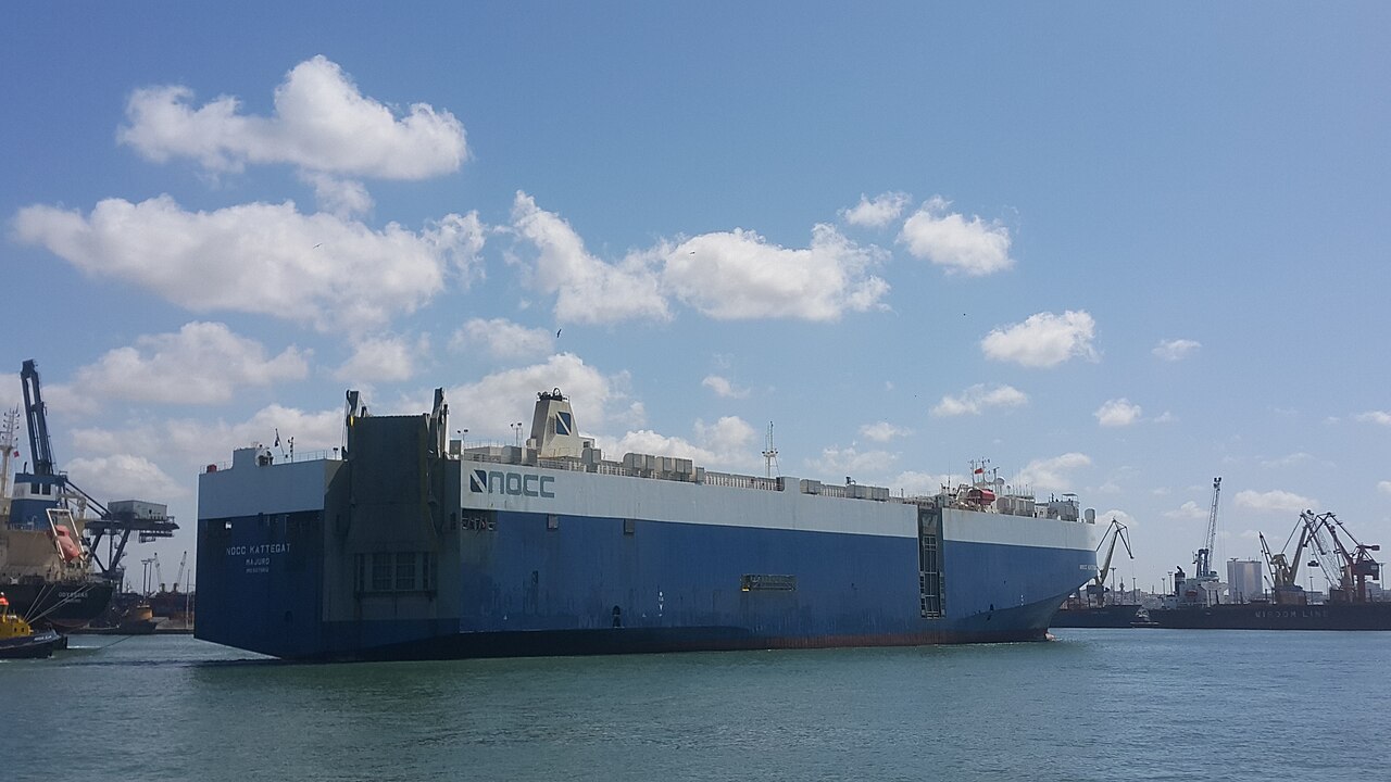 Scorpio Tankers Boosts Fleet with VLCCs and LR2s