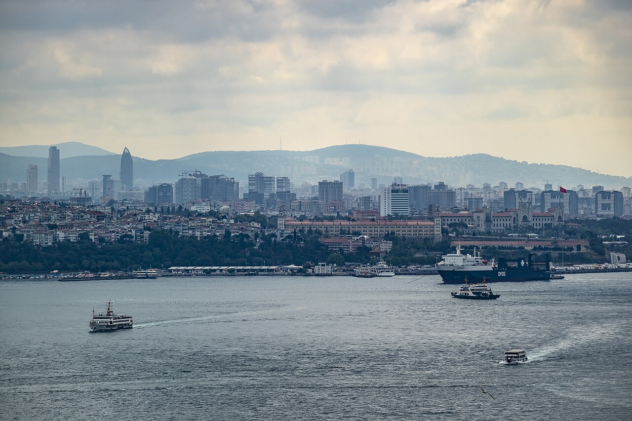 Ten Sailors Missing After Turkish Cargo Ship and Tanker Collide in Marmara Sea