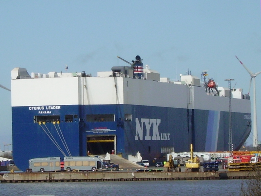 Tri-Fuel-Ready Tanker Concept Unveiled by Lloyd's Register and MARIC
