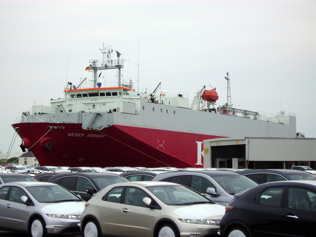 Ultramax bulk carrier Maria Topic returns to service with OceanWings rigid wingsail