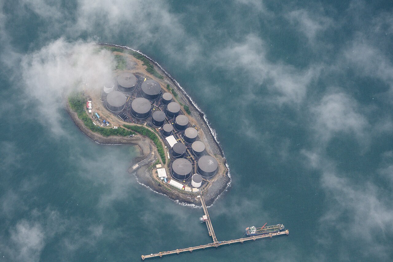 US Treasury targets five bunker firms over Iranian oil shipments